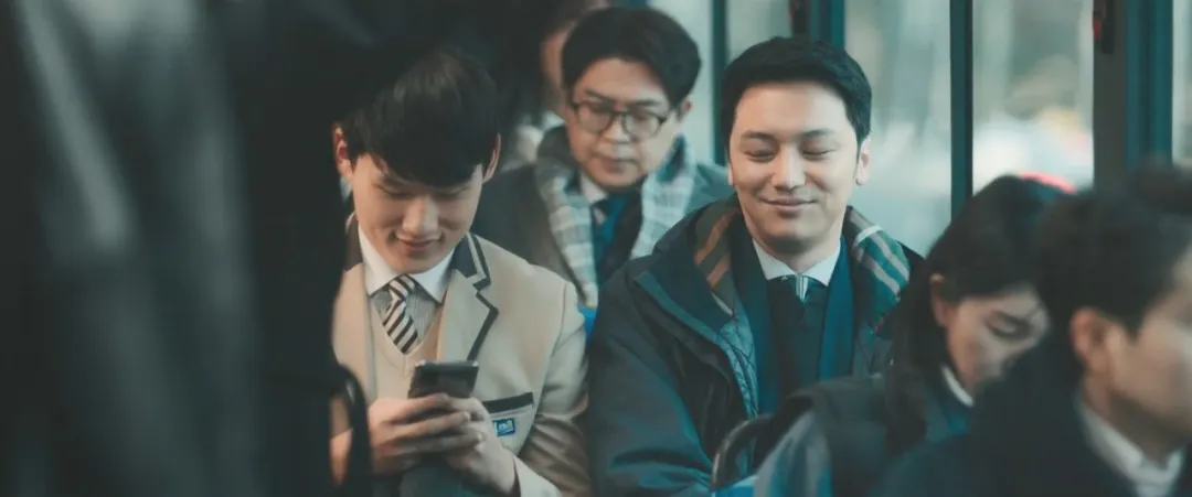 韩国又一黑马犯罪片《她死了》，剧情反转再反转，全程高能不断太过瘾了