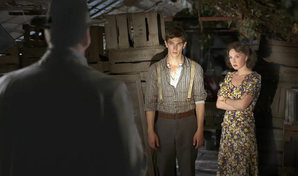 豆瓣8.4分神作，這部被嚴重低估的戰爭史詩大作《黑皮書/驚懼黑書/黑色名冊》太震撼了