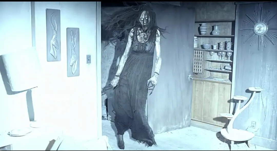 惊悚又好看的高分温情恐怖片《妈妈/母侵/尸人保姆》，被鬼片看哭了！