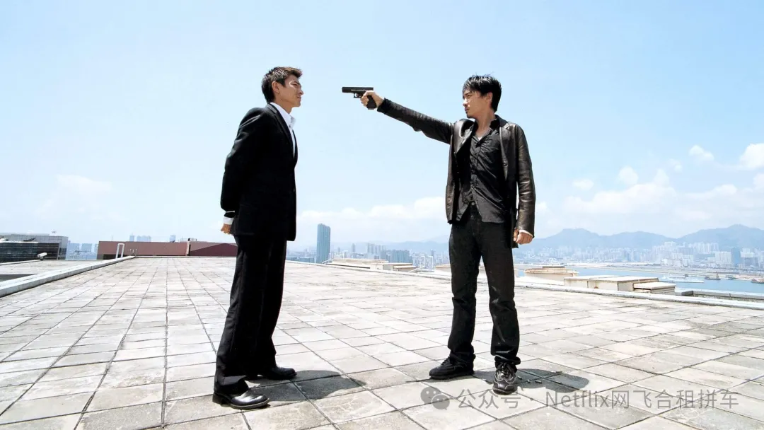 它被誉为是《教父》之下，最经典的黑帮电影