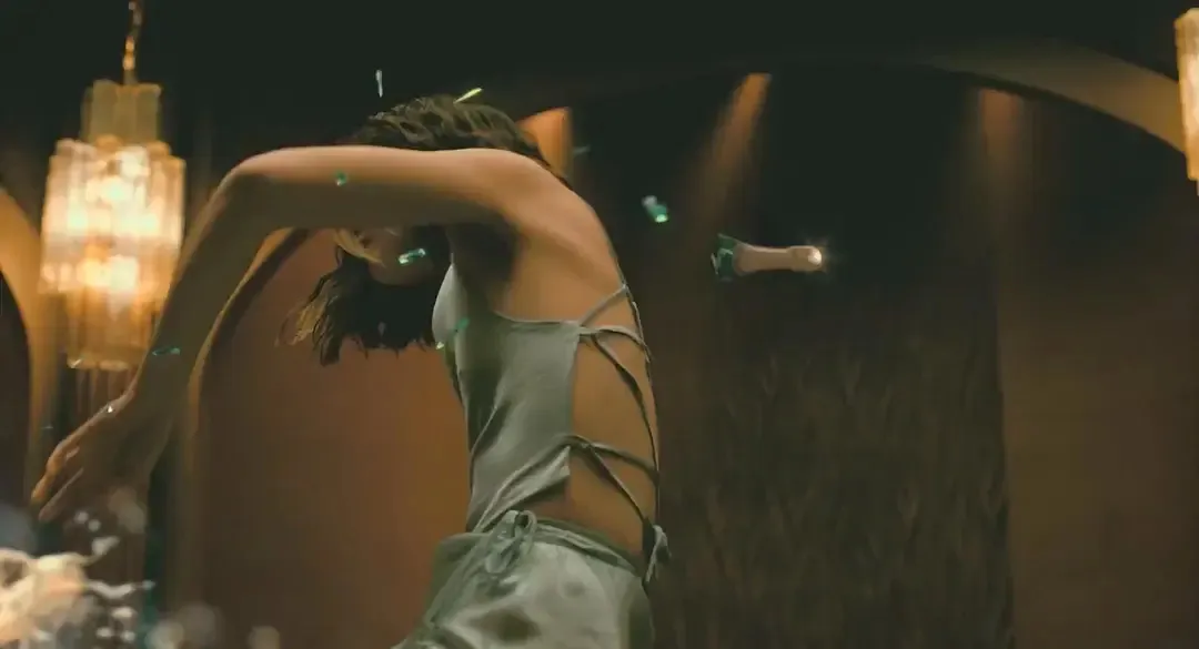 80年代经典动作电影翻拍版《喋血双雄美版》已上映，仅凭怀旧情怀并不足以支撑经典的重现！