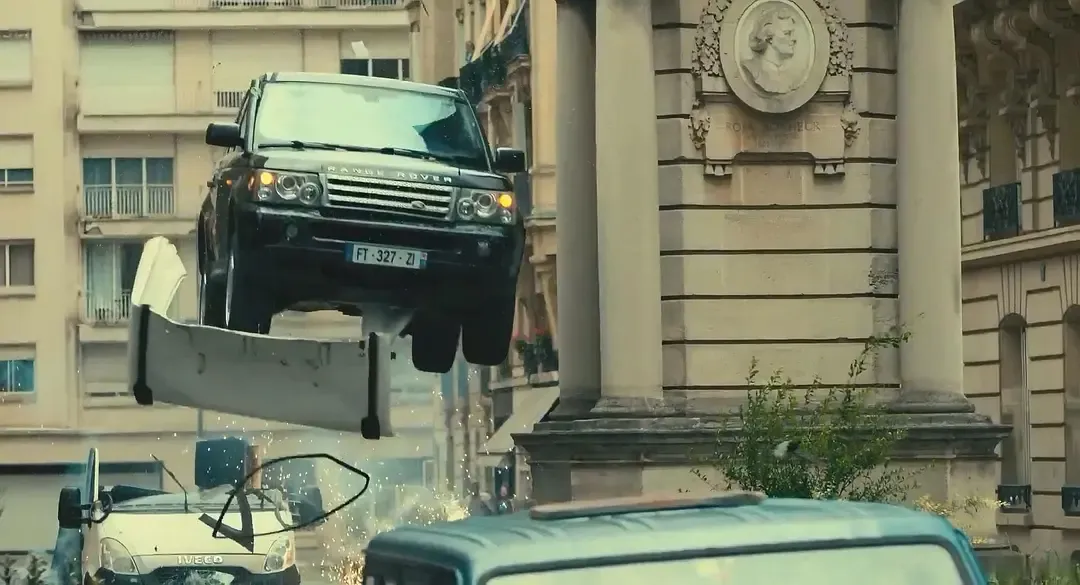 80年代经典动作电影翻拍版《喋血双雄美版》已上映，仅凭怀旧情怀并不足以支撑经典的重现！