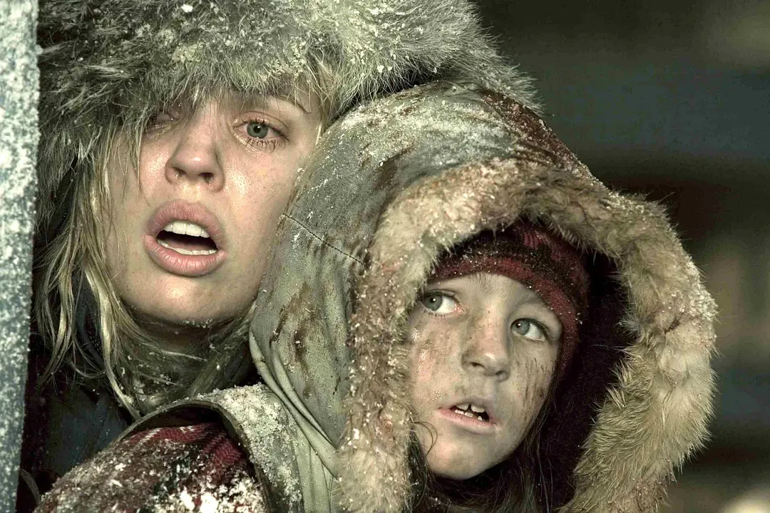 血腥殘暴到極致，女神這部恐怖片《三十極夜/厄夜三十》更炸裂，結尾是亮點