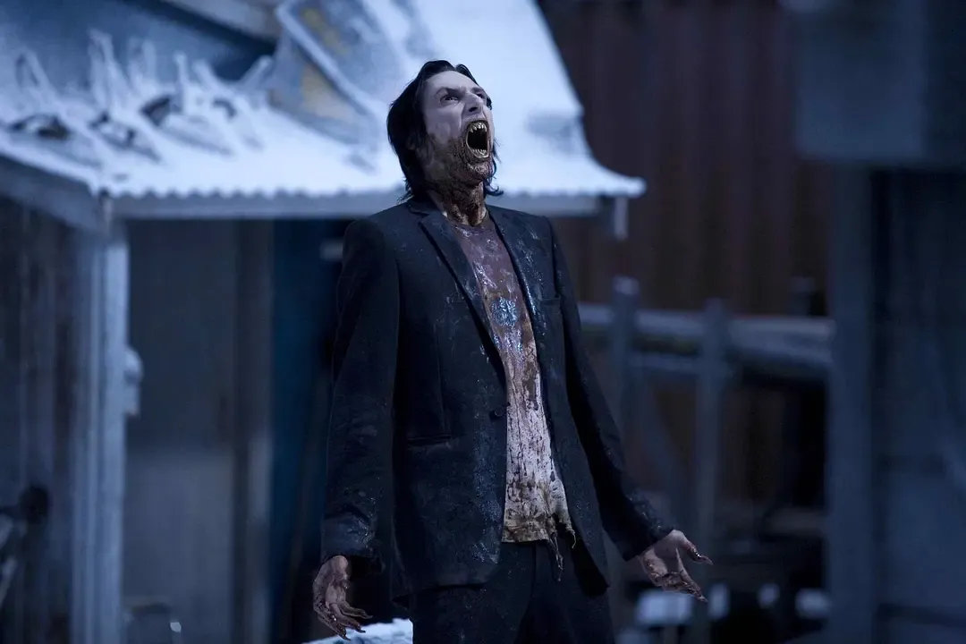 血腥殘暴到極致，女神這部恐怖片《三十極夜/厄夜三十》更炸裂，結尾是亮點