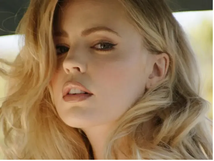 血腥殘暴到極致，女神這部恐怖片《三十極夜/厄夜三十》更炸裂，結尾是亮點