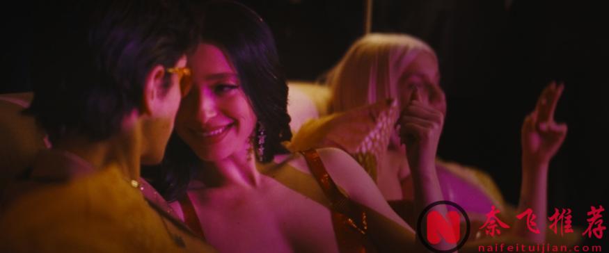 在戛纳电影节上赢得10分钟掌声并获得金棕榈大奖的电影《阿诺拉/艾诺拉》果然名不虚传！