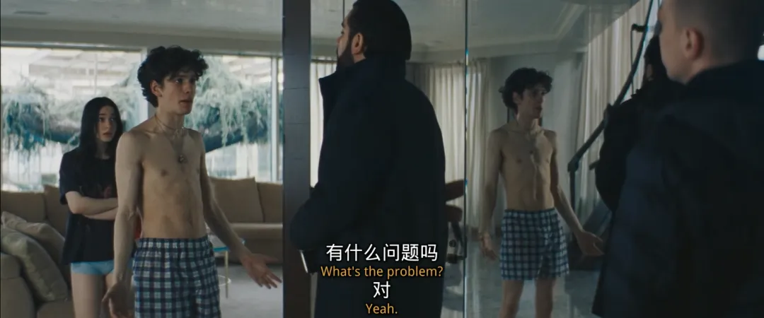 在戛纳电影节上赢得10分钟掌声并获得金棕榈大奖的电影《阿诺拉/艾诺拉》果然名不虚传！