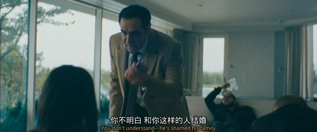 在戛纳电影节上赢得10分钟掌声并获得金棕榈大奖的电影《阿诺拉/艾诺拉》果然名不虚传！