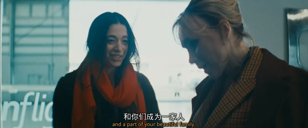 在戛纳电影节上赢得10分钟掌声并获得金棕榈大奖的电影《阿诺拉/艾诺拉》果然名不虚传！