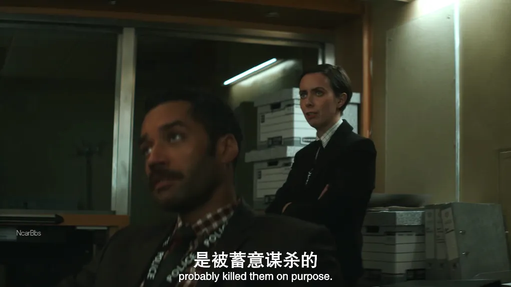 《园艺杀手》(港译《爱杀》/台译《苏珊的秘密花园》):种不活花的空地下埋着两具尸骨