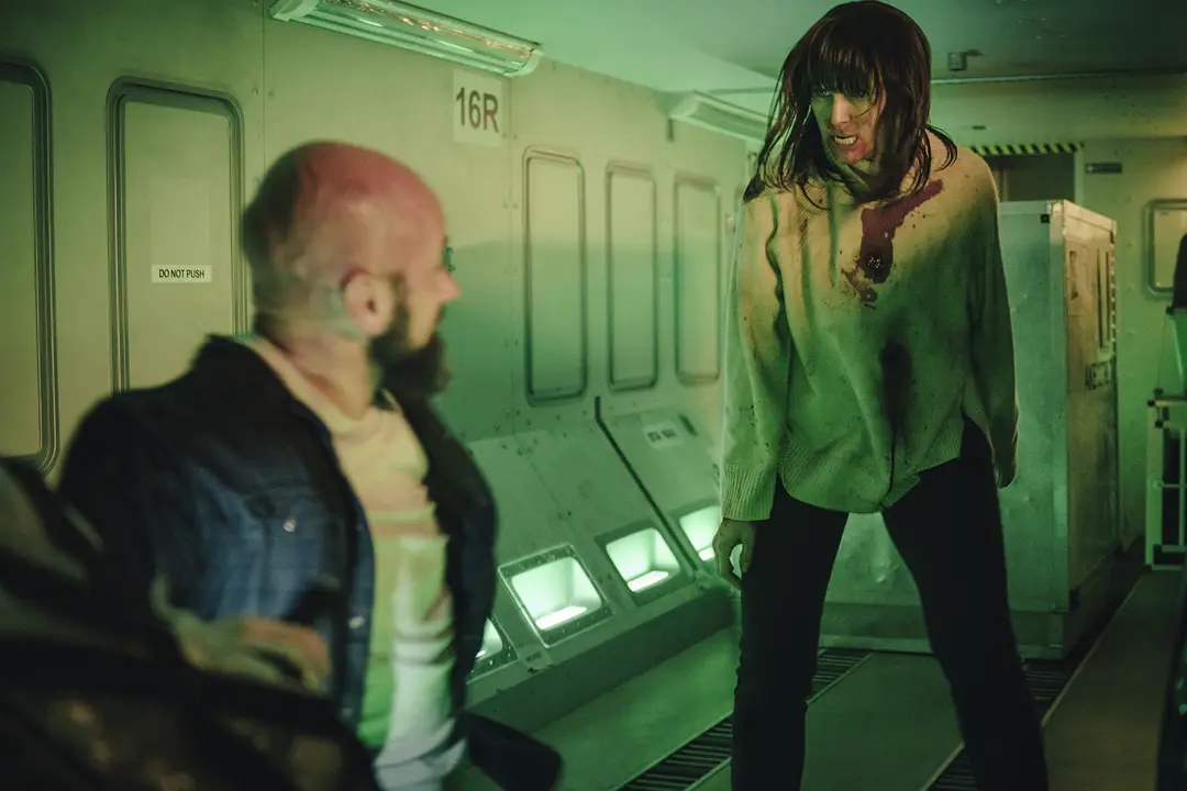 B級吸血鬼題材重口恐怖片《血色天劫/血紅天空》，夠刺激也夠虐心