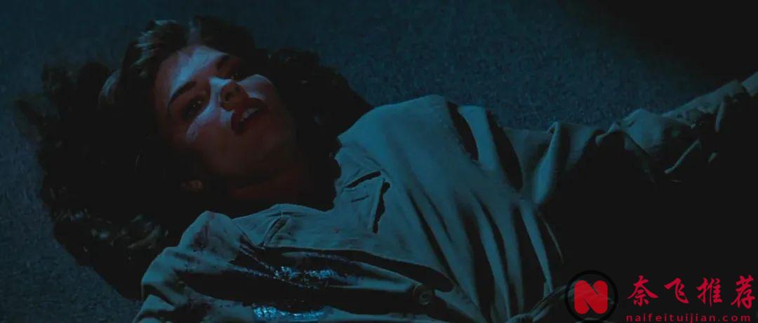 这部《本能/第六感追缉令》绝对是导演对观众好奇心的挑逗，跷二郎腿色诱警探让你欲罢不容！