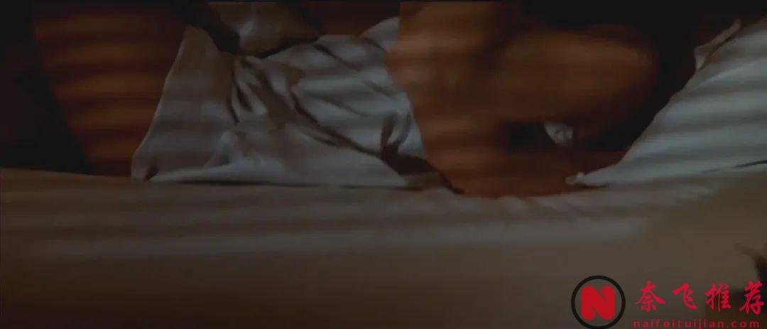 这部《本能/第六感追缉令》绝对是导演对观众好奇心的挑逗，跷二郎腿色诱警探让你欲罢不容！