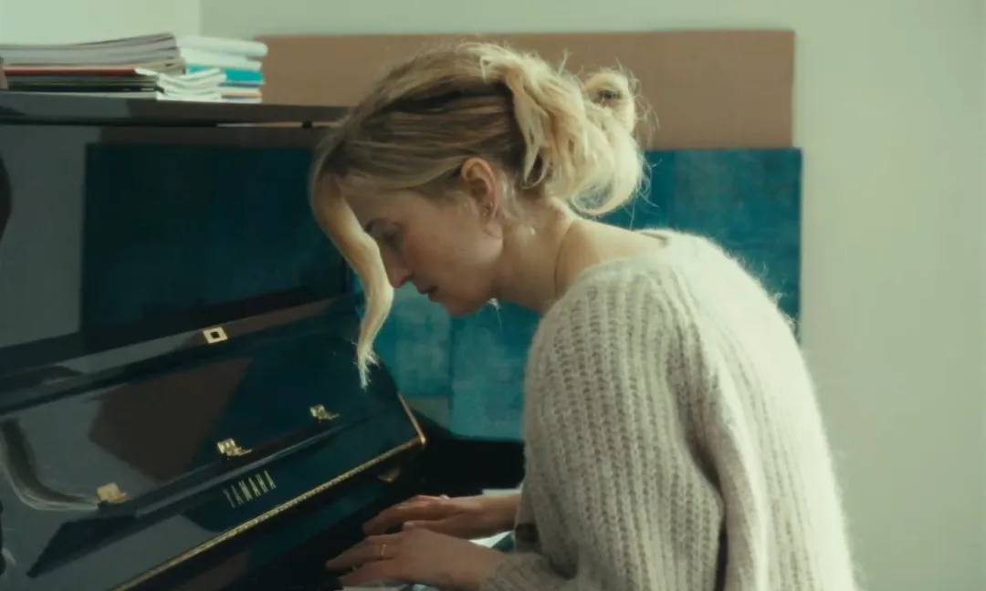 十几年后，人到中年再次遇到旧爱如何抉择？《过季/爱在淡淡的季节/爱情过季》这部剧可做参考