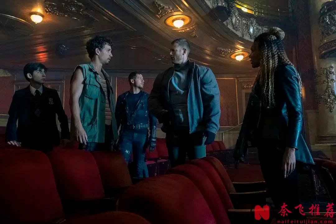 Netflix 漫改之作《傘學院》，強烈推薦！