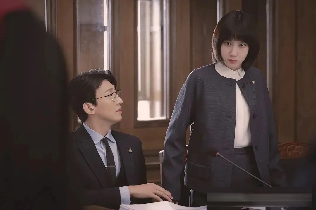 韓劇《非常律師禹英禑》：律政劇的殼，裝的還是韓式煽情核心