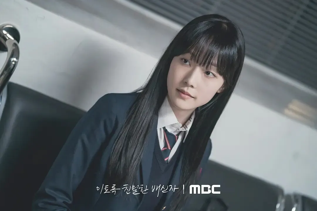 韓國又出一部生猛的驚悚猛劇《如此親密的背叛者/叛徒》，反轉刺激驚掉下巴！