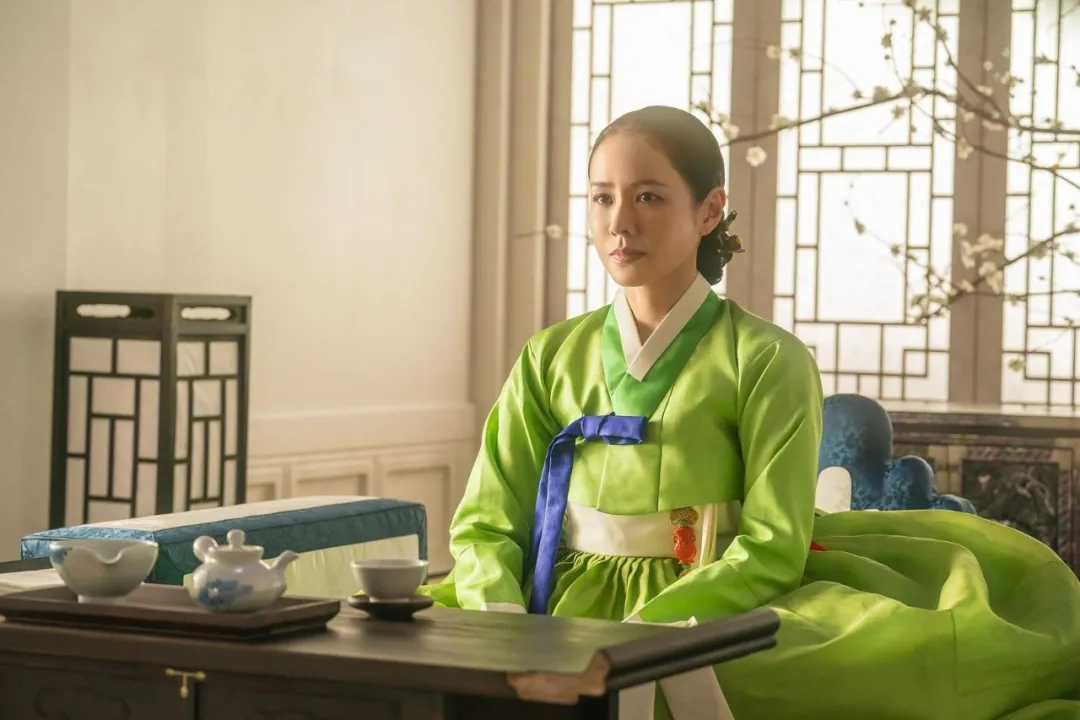 把马赛克遮住,《挑情丑闻》还剩什么?四个优点和三个硬伤