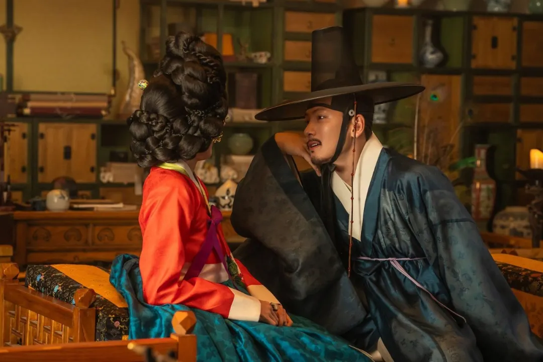 把马赛克遮住,《挑情丑闻》还剩什么?四个优点和三个硬伤