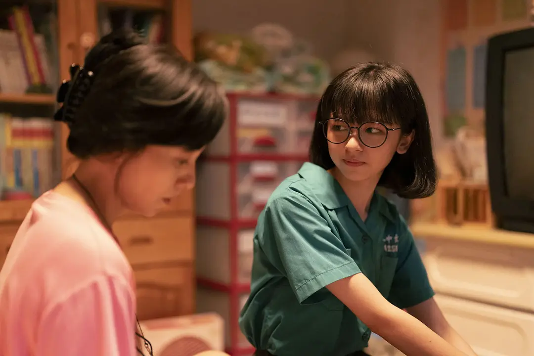 怀旧台湾青春爱情电影《夜校女生》，闺蜜高中生共同喜欢一个男生！