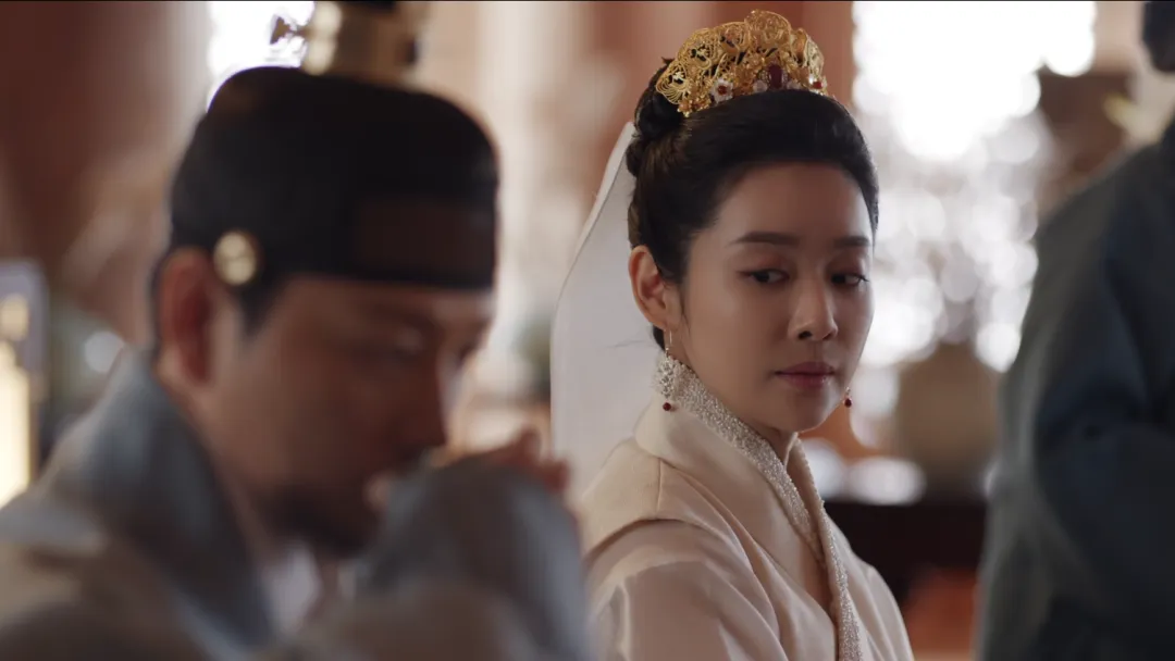 話題度極高的新上古裝尺度韓劇《元敬王后》，女主竟然是她！