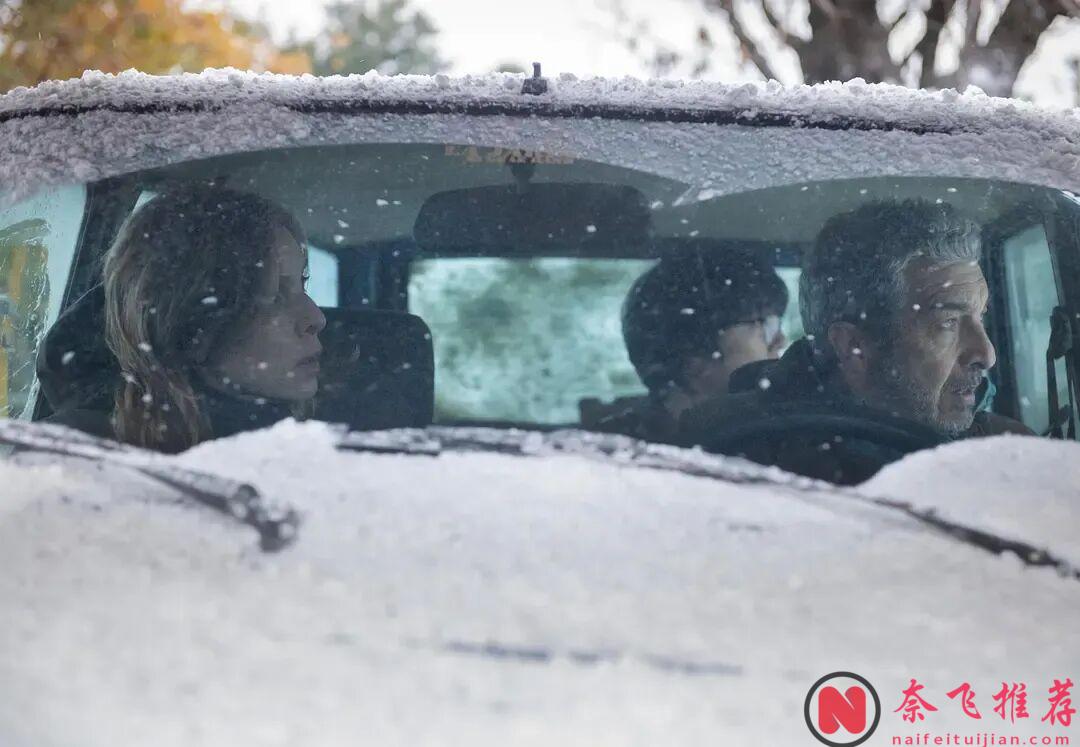 Netflix出品的一部由科幻剧金牌团队操刀、集结好莱坞实力派演员的重磅美剧《永航员/深空永航》