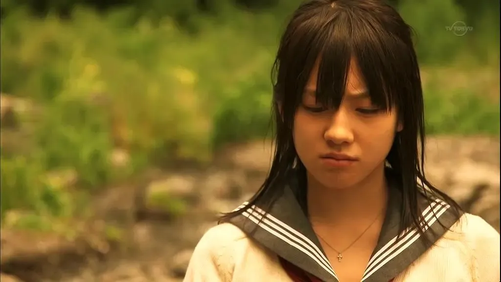 5个女生野外互撕，土屋太凤另一部生存刺激日剧《界限》