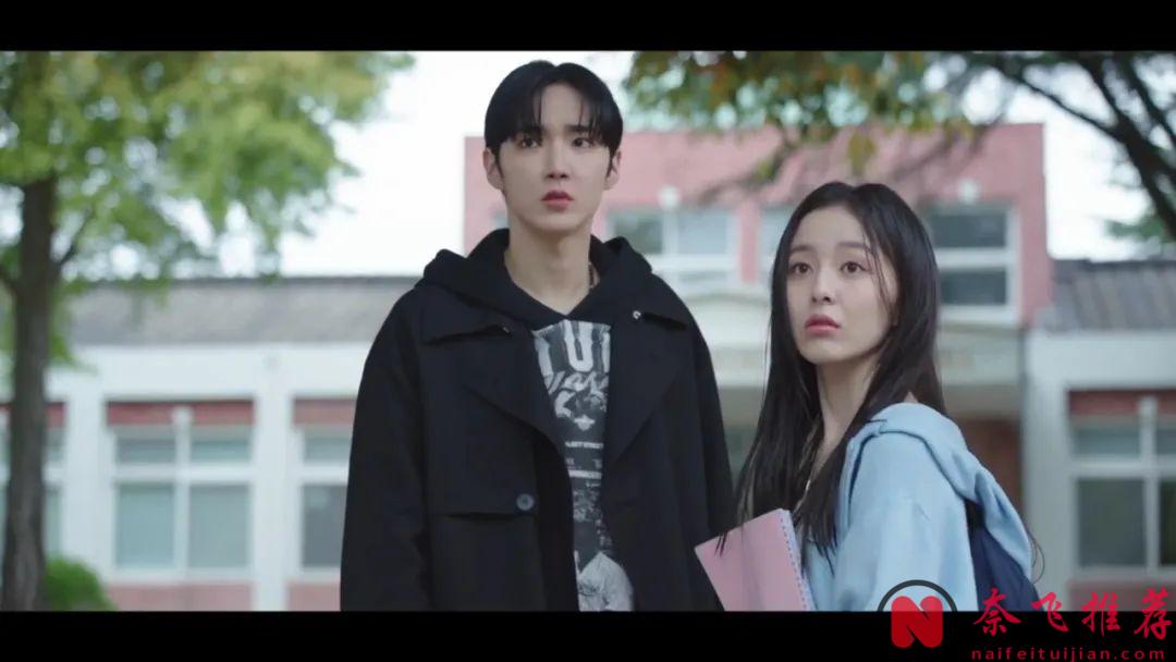 最新热血青春韩剧《四季之春》，白天装乖学生，夜晚天台疯唱，又好笑又好玩