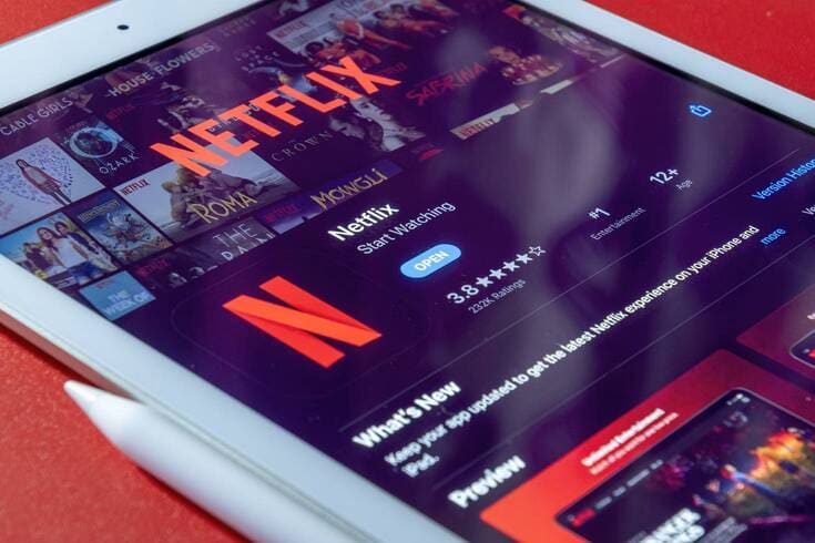 Netflix將向非同住共享帳戶額外收費，2大新功能遭使用者吐槽！