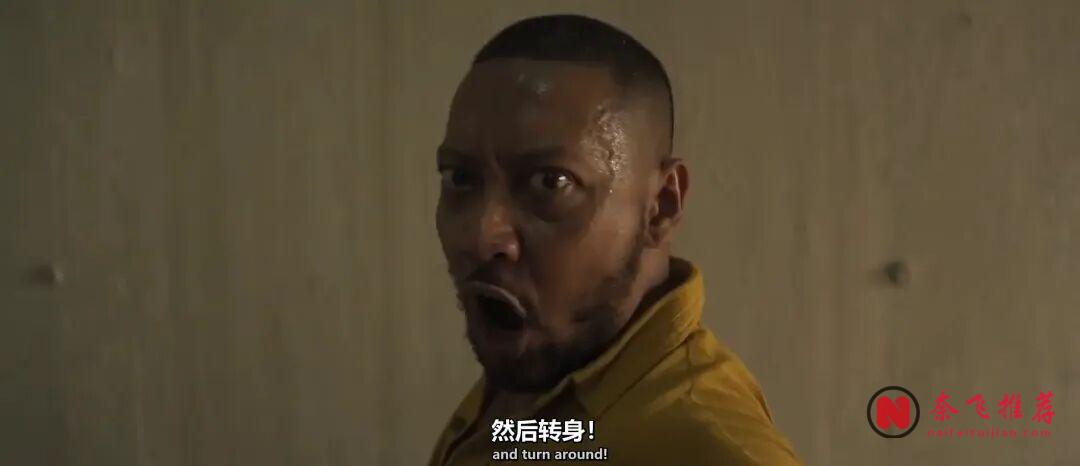 一邊血肉模糊，一邊全場爆笑，這部印尼恐怖片《牢籠鬼魂/鬼入獄/鬼滅監獄》瘋了！