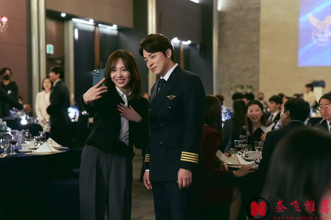 女装曹政奭美起来就没女生的事了，《飞行员/男航女机师/变身机长》绝对让你笑到喷饭！