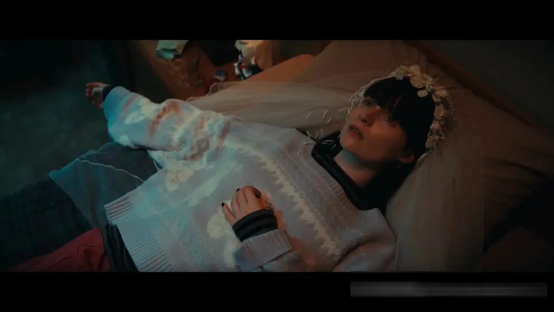 《狂怒追緝》:女探員與女殺手,八集貓鼠遊戲