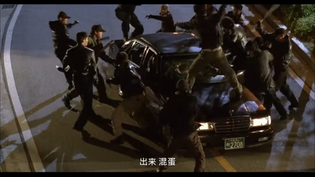 韩国喜剧《逃学威凤》(台译《凸槌俏女警》):金宣儿卧底高中,女版逃学威龙