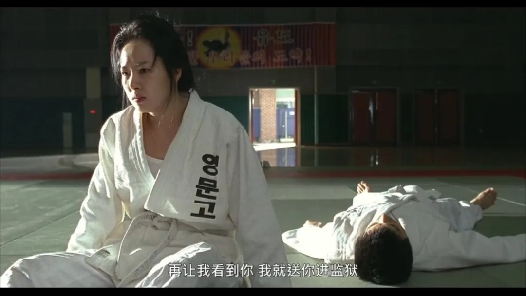 韩国喜剧《逃学威凤》(台译《凸槌俏女警》):金宣儿卧底高中,女版逃学威龙