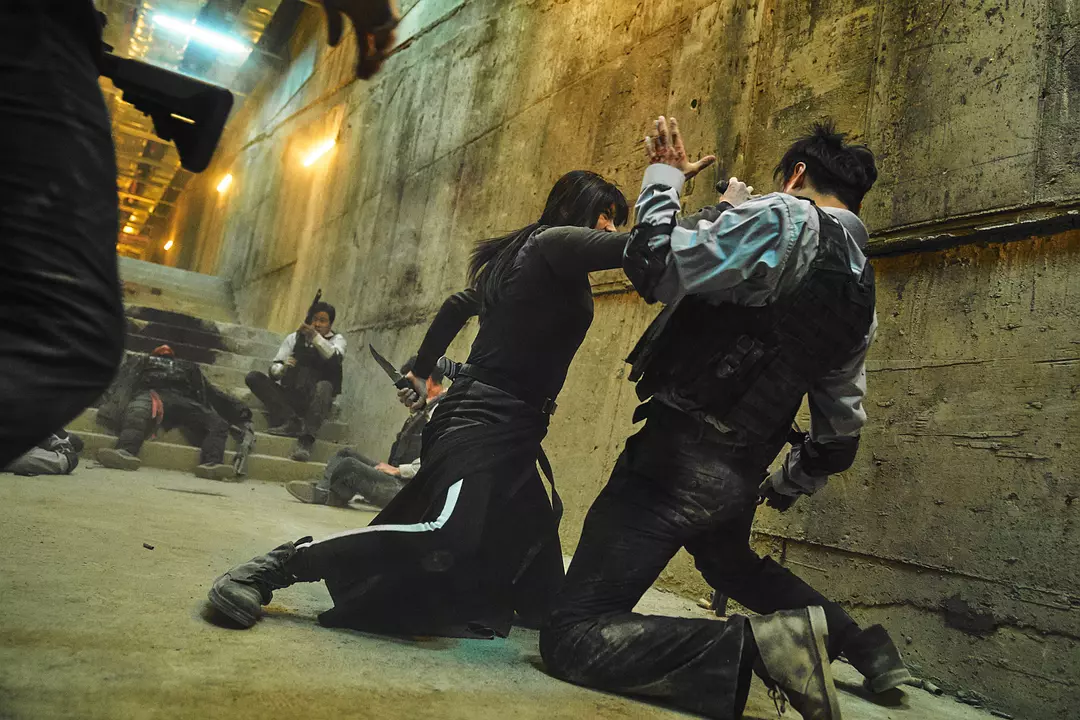 第一集就這麼刺激，Disney+原創劇集《血謎拼圖》，絕對是犯罪心理劇迷的終極福利