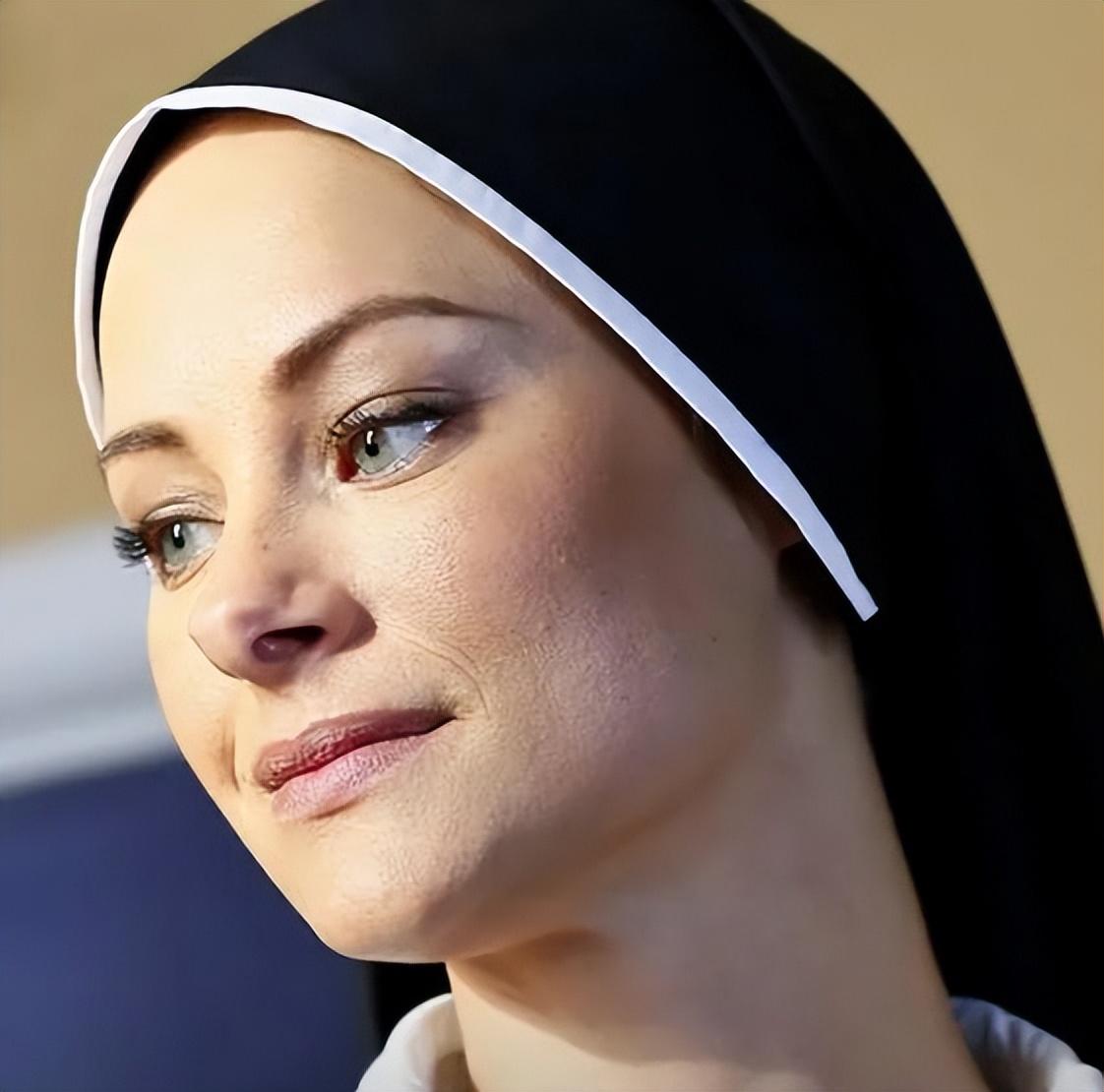 專吃窩邊帥草的《壞修女/墜落的天使》，男孩子在外也要小心保護自己啊