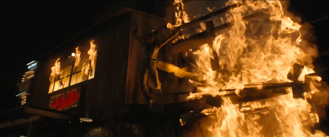 Netflix 又新炸出一部動作爽片《觸發警報》，女神主演可惜撲街！