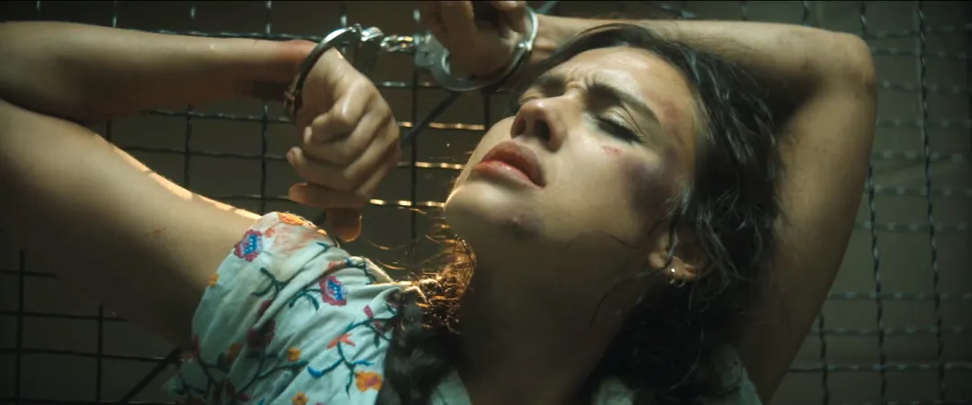 Netflix 又新炸出一部動作爽片《觸發警報》，女神主演可惜撲街！