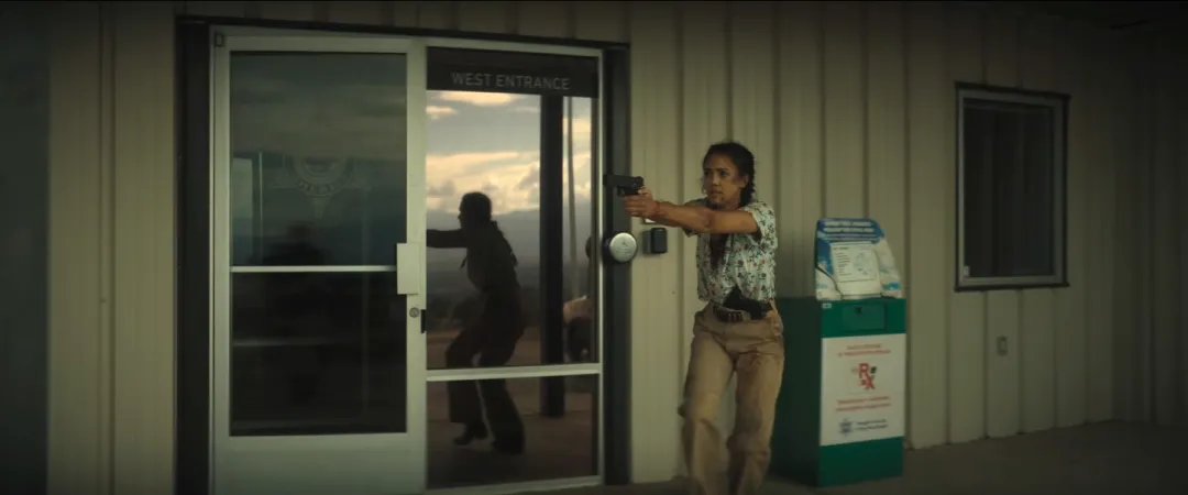 Netflix 又新炸出一部動作爽片《觸發警報》，女神主演可惜撲街！