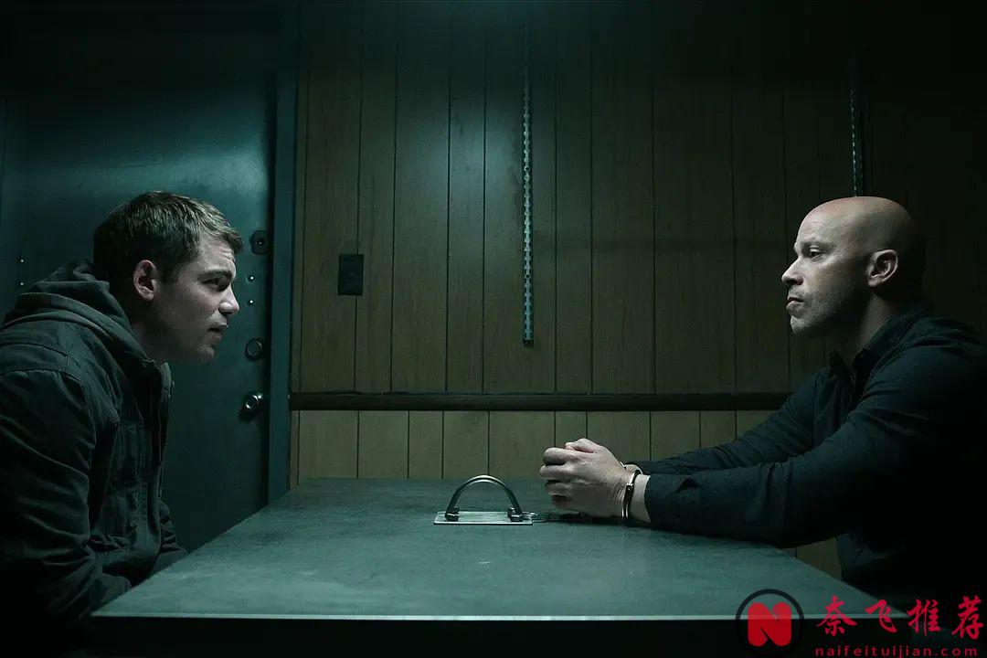 Netflix 王牌劇《暗夜情報員》，每一秒都充滿懸念，第二季終於要來了！