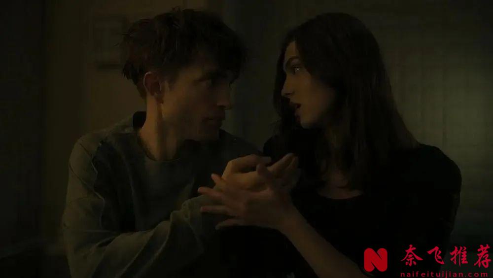 《编号17/米奇17号》不是一部普通的科幻片，而是一场针对现实的黑色幽默讽刺秀！