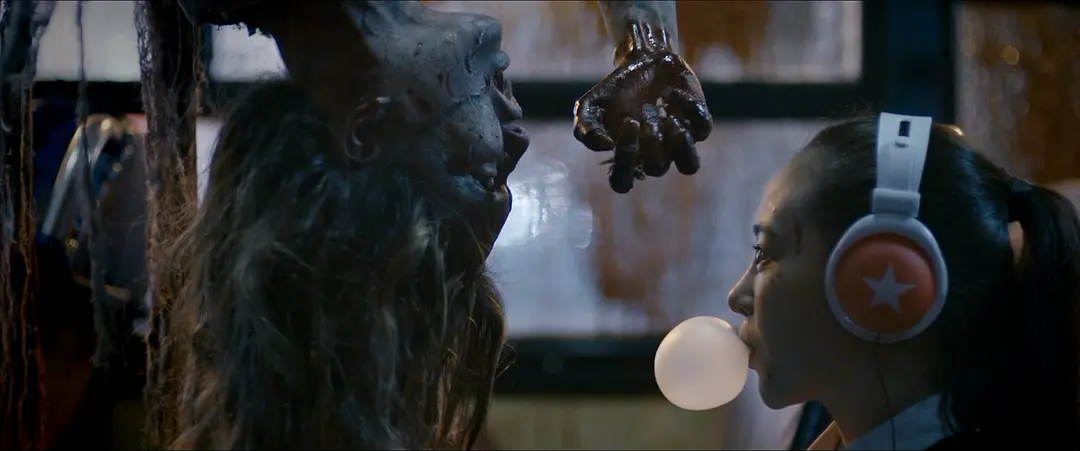 這部限制級重口恐怖片《報告老師！怪怪怪怪物！》，著實令人窒息