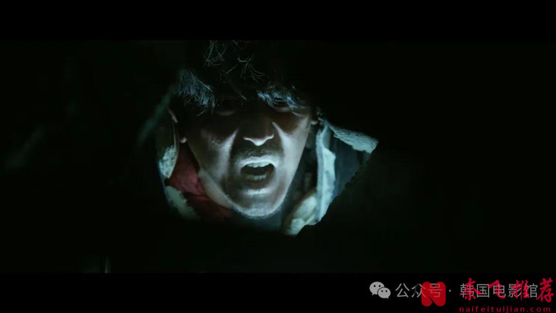 节奏紧凑，暗黑讽刺，这部韩国电影《隧道/失控隧道/活埋35夜》尺度太猛了！