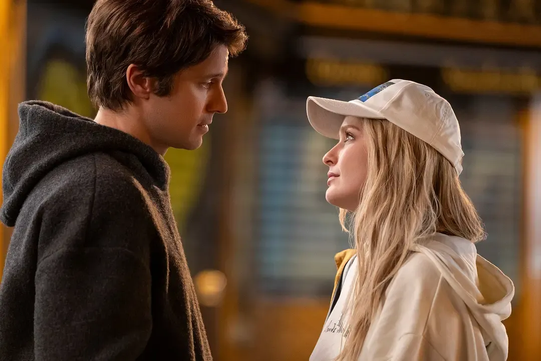 Netflix 顶流玛丽苏《艾米丽在巴黎/艾蜜莉在巴黎》，尺度加倍，骂归骂，看还是要看的！