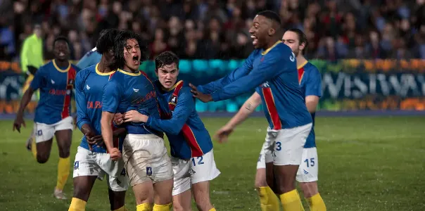 原班人馬迴歸，Apple TV+9分神劇《足球教練》第四季復活！