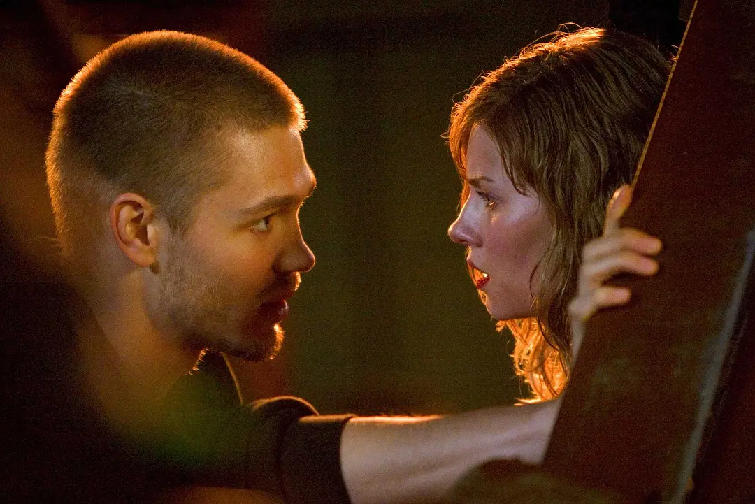 令人反胃的变态恐怖片《恐怖蜡像馆》，童年的噩梦之一