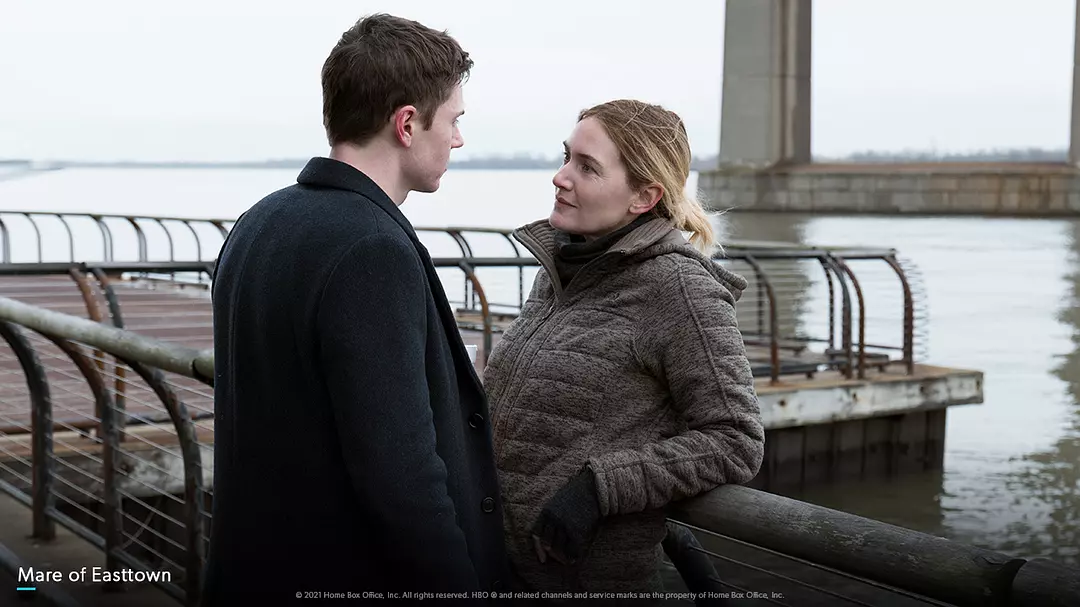 HBO的王牌犯罪悬疑美剧《东城梦魇/东城奇案》，说它是剧王，不为过！