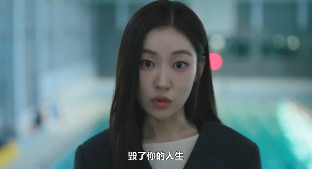 《不是你的恋爱/除了你之外的恋爱》:十年长跑的情侣,败给的不是第三者
