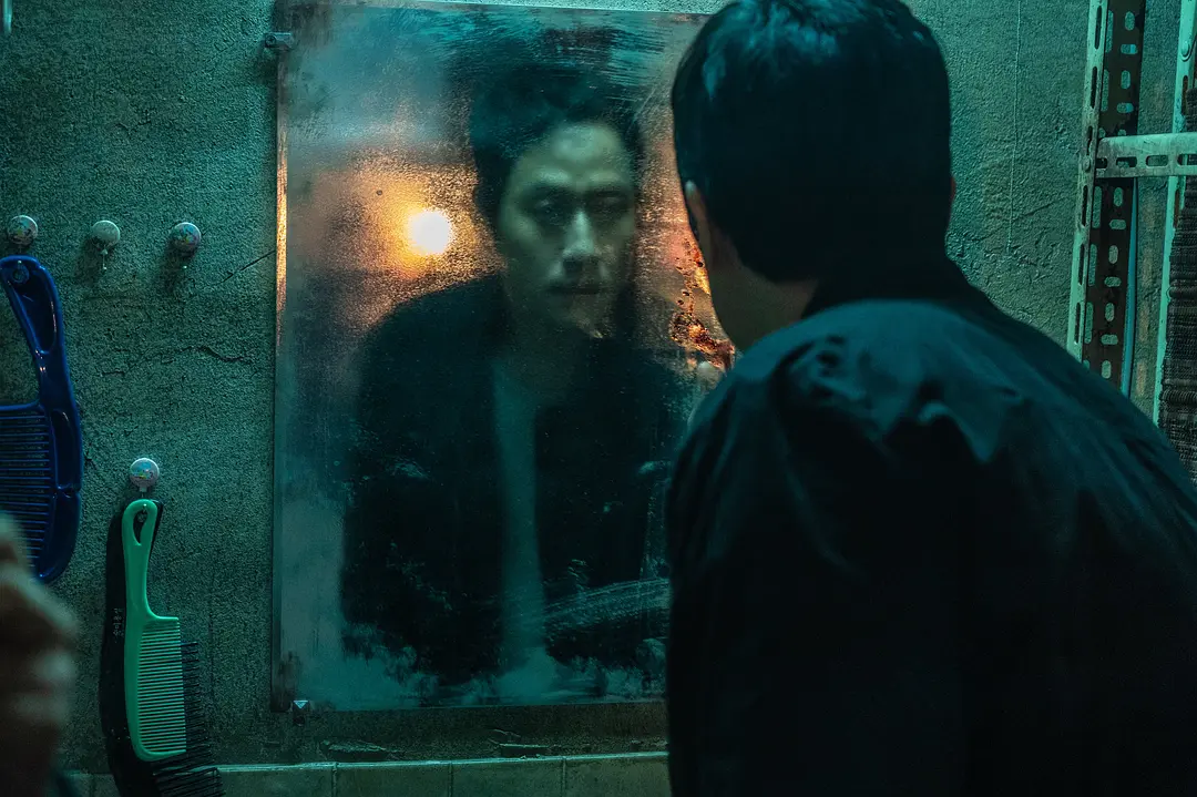 韩国犯罪动作爽片《别碰脏钱》，极具危险的交易，导演真是敢拍