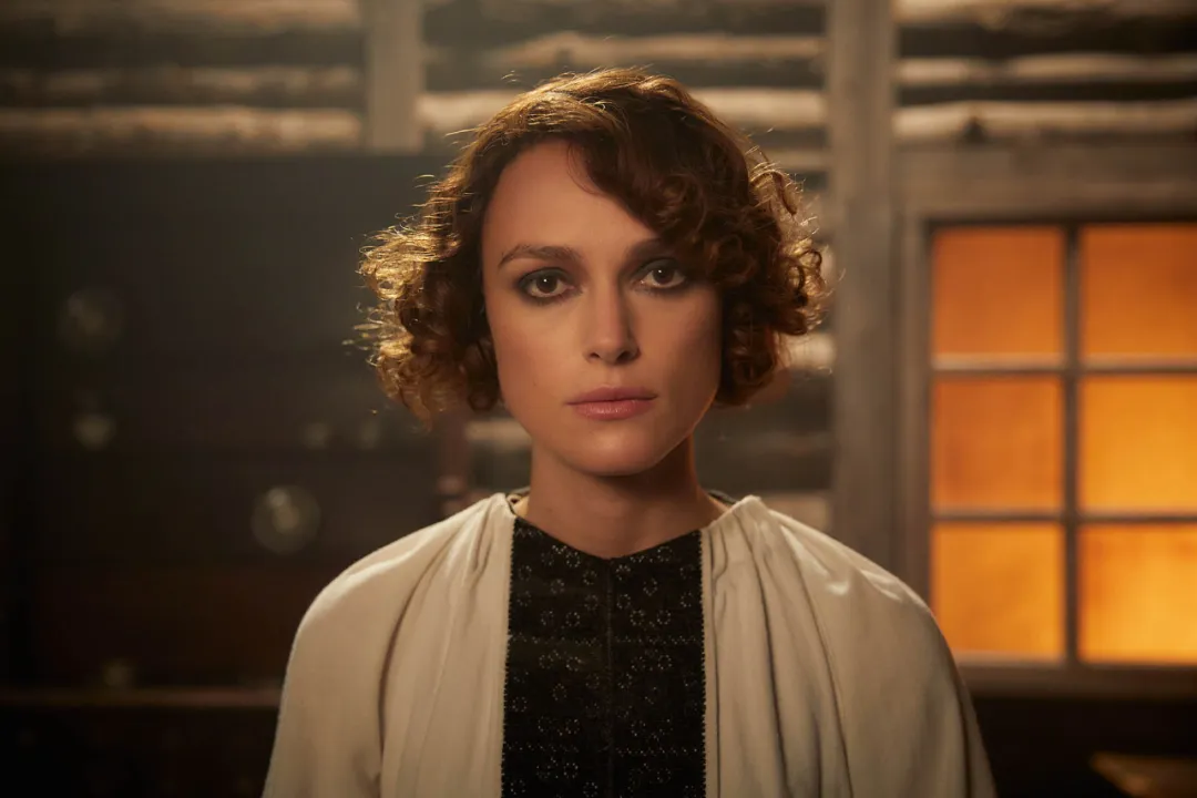 間諜片還的看英劇，這部《黑鴿》爛番茄高達94%，絕對稱得上是一份“聖誕大禮”！